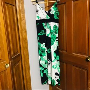 🔸3/$7 BUNDLE 🔸 Green Palm Dress with Tie